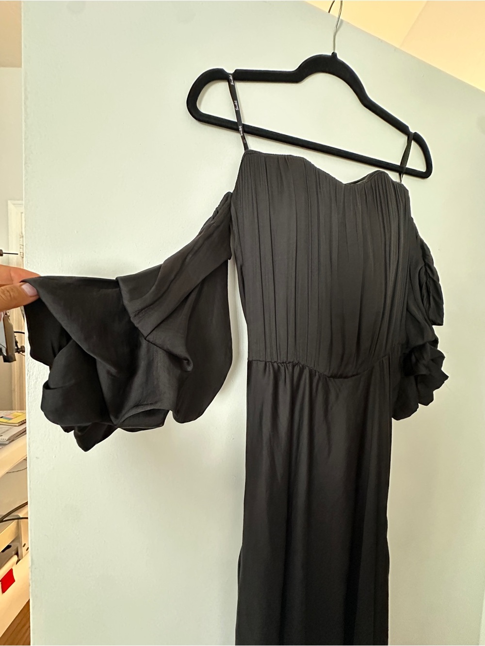 Bardot Black Off-The-Shoulder Ruffle Sleeve Dress Size US 4 / XS